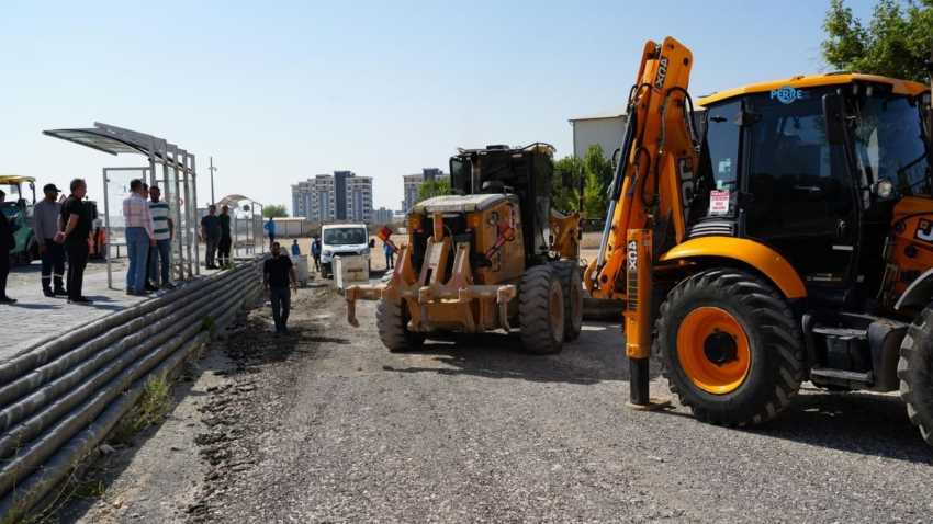 Adıyaman’da okul yolları yenileniyor