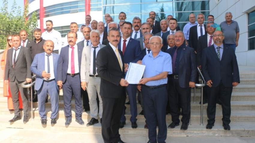 MHP Adıyaman İl Başkanı Önat mazbatasını aldı