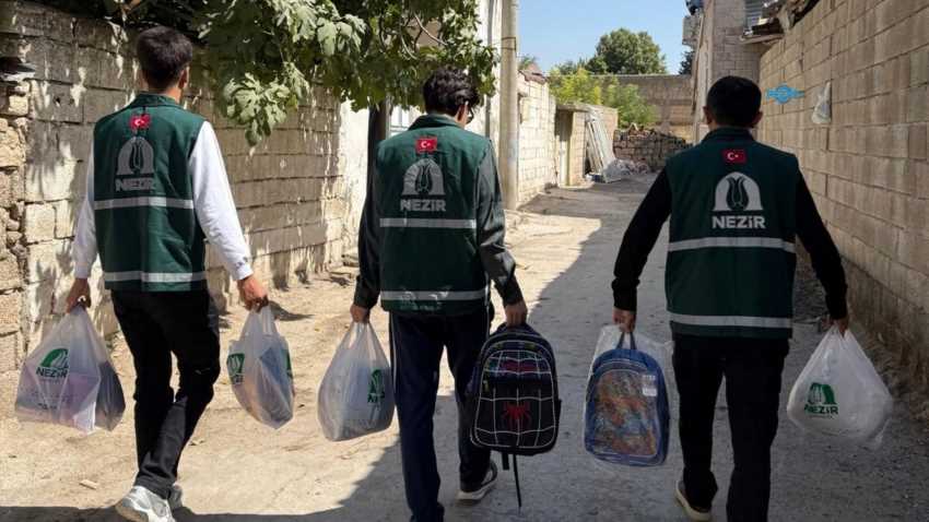 Adıyaman’da öğrencilere kırtasiye desteği