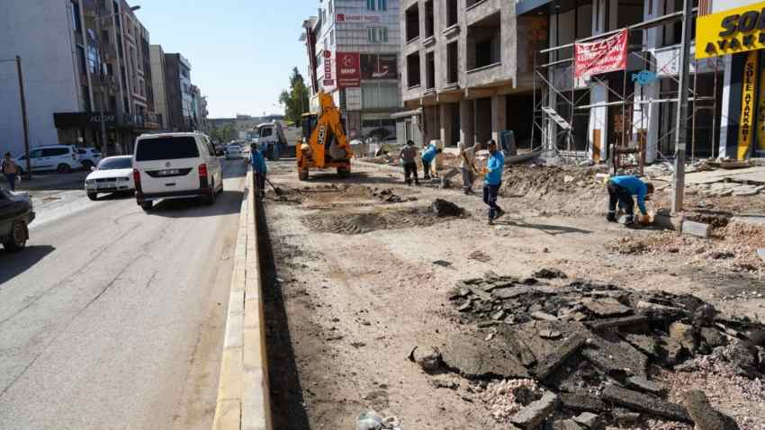 Zey Caddesi’nde asfalt çalışması başladı