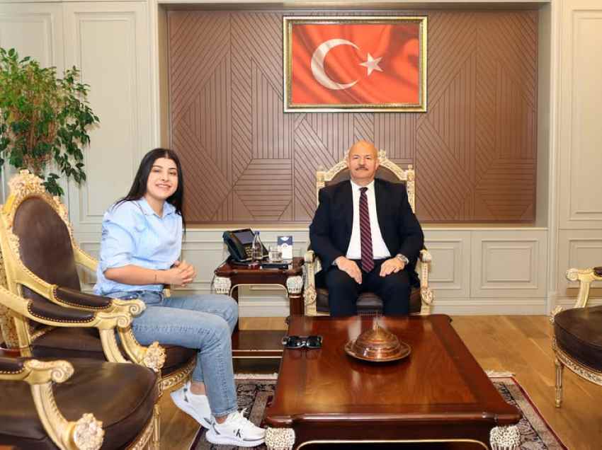 Aynur Polat, Vali Küçük’ü ziyaret etti