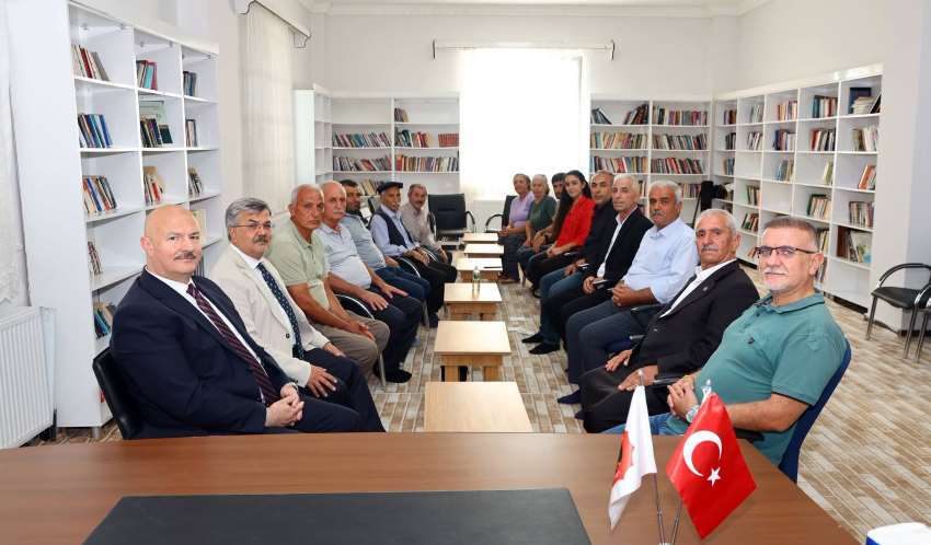 Vali Küçük, cemevinde talepleri dinledi