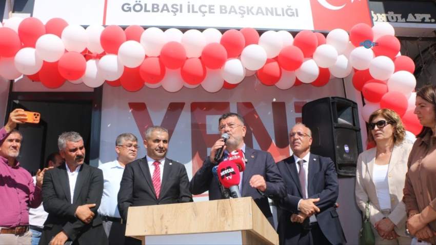 Gölbaşı’nda YENİ Parti’ye iki belediye başkanı