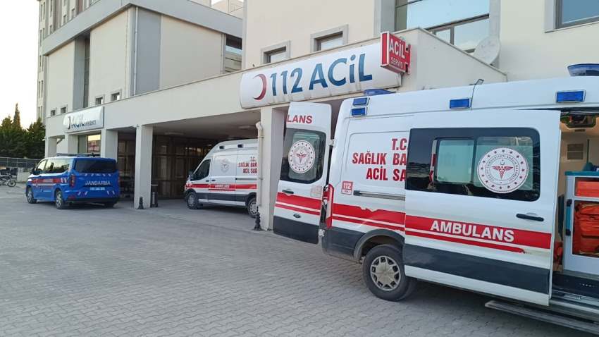 Besni’de kamyon otomobile çarptı: 4 yaralı