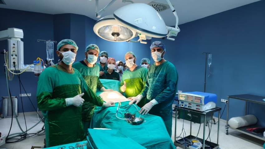 Kahta’da 82 yaşındaki hastadan 42 taş çıkarıldı