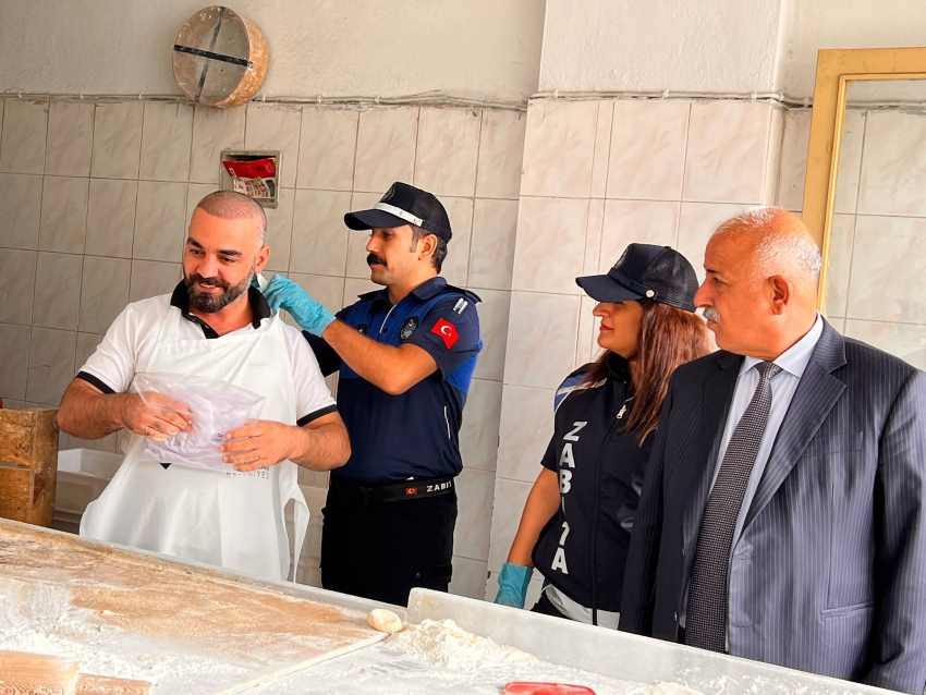 Kadınların ürettiği önlükler fırıncılara dağıtılıyor