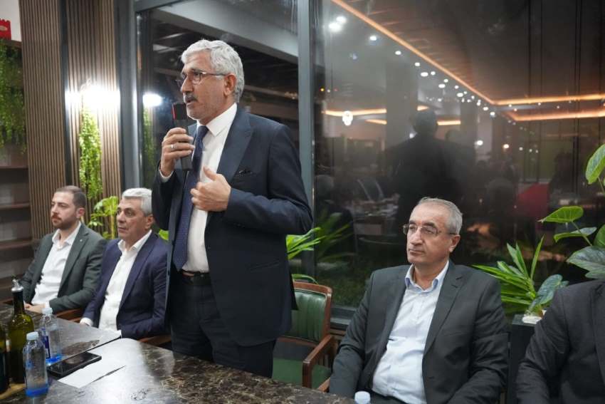 Hallaç: Siyasi kimliği sorgulamayın