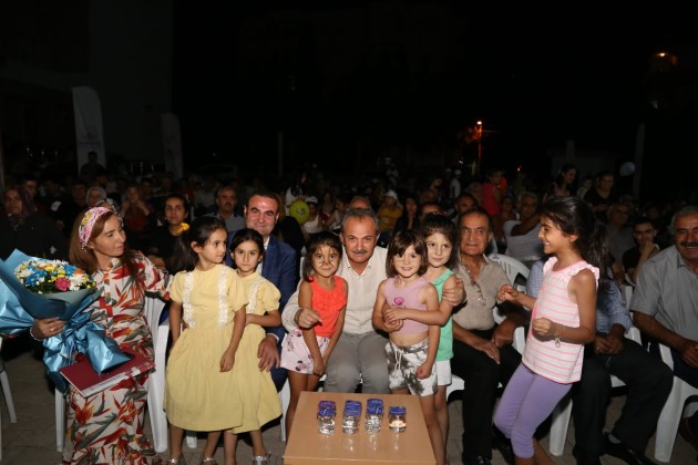 Yerel Sanatçılar Coşturmaya Devam Ediyor