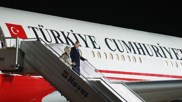 Erdoğan, Türkiye'ye döndü