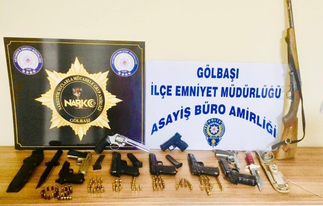 Gölbaşı’nda Çok Sayıda Silah Ele Geçirildi