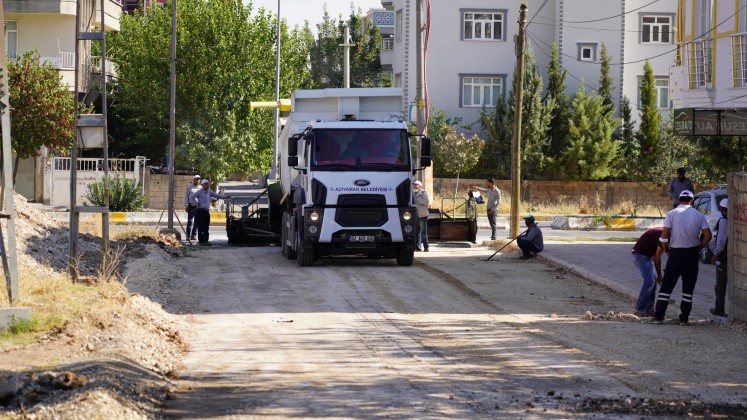 Yeni Mahalle'de Yol Düzenleme Çalışması
