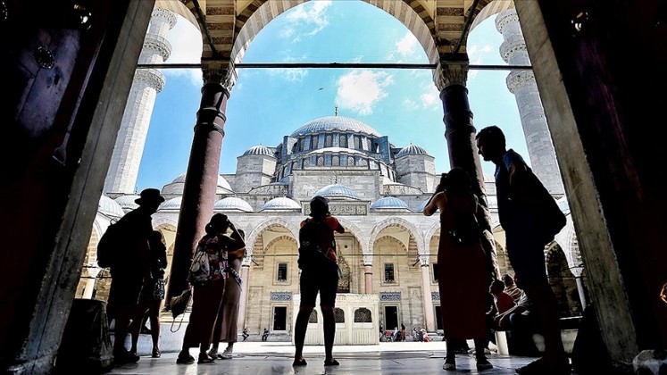 Türkiye 8 Ayda 32,5 Milyon Turist Ağırladı