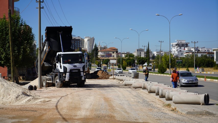 Atatürk Bulvarı Altyapısı Yenileniyor