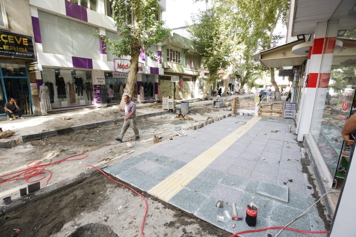 Buhara Caddesi'nde Üstyapı Çalışmaları