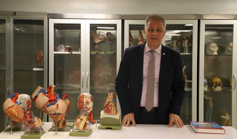 Prof. Dr. Akkın'dan Dünya Anatomi Günü Mesajı