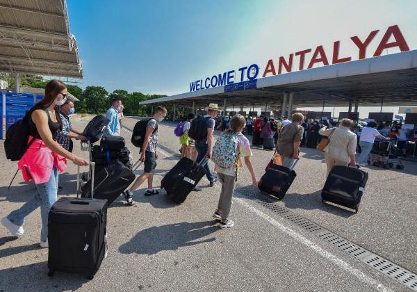 Antalyaya Gelen Turist Sayısı 12 Milyonu Aştı 