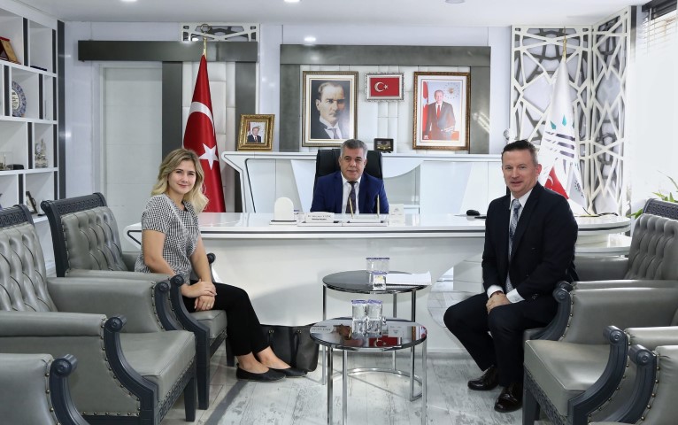 ABD'li Yetkililerden, Belediyeye Ziyaret