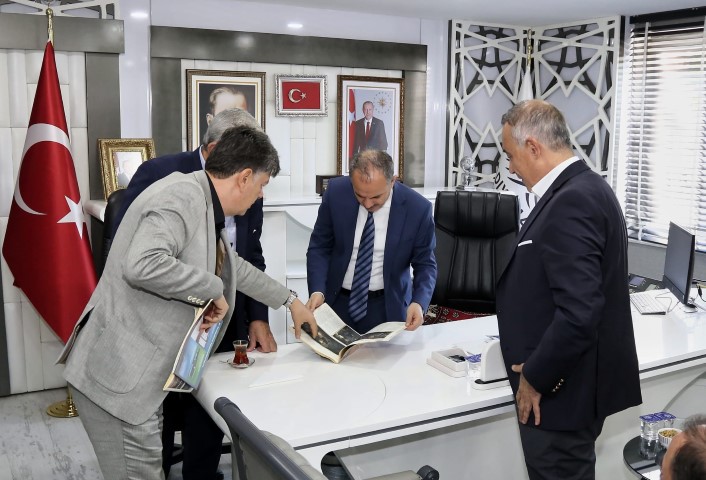 Adıyaman'da Başkan Dursun'a Sürpriz Hediye