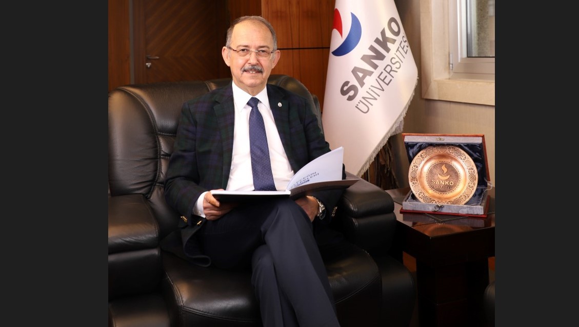 “Öğretmenlerimiz Övgüye Her Zaman Layıktır”