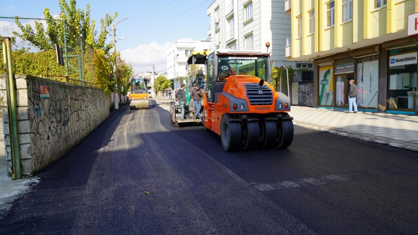 Belediye Asfalt Ekipleri Cumhuriyet’te