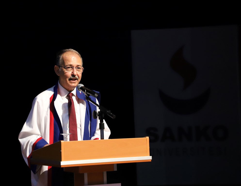 “Ayakları Üzerinde Durmayı Başarmıştır”