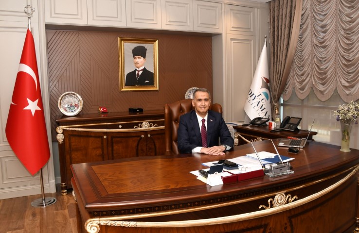Vali Çuhadar’dan, 'İnsan Hakları Günü’ Mesajı