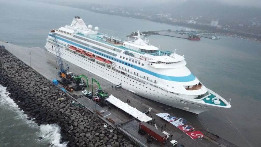 İlk Kruvaziyer Gemisi Ordu'ya Demir Attı