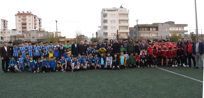 Adıyaman’da Spor Kulüplerine Malzeme Dağıtımı