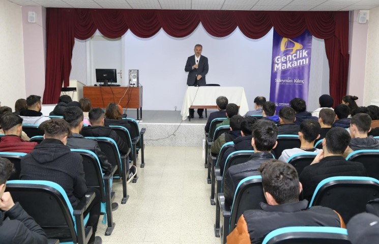 Okul Okul Geziyor, Gençlerle Buluşuyor