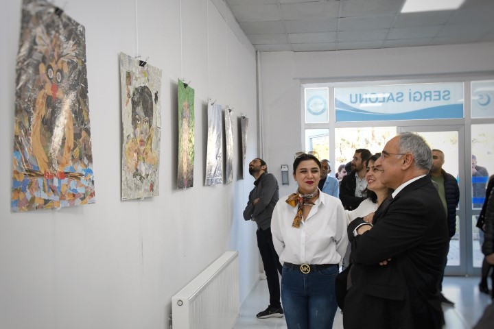 ADYÜ GSF Öğrencilerinden Karma Resim Sergisi