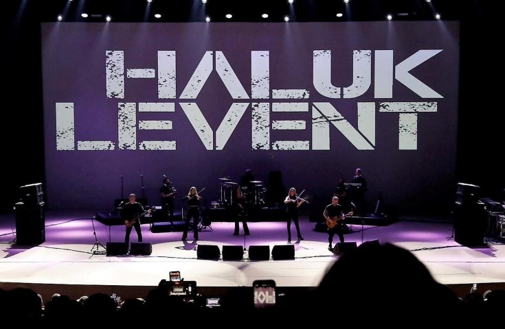 Haluk Levent ve Ekibinden Ücretsiz Konser