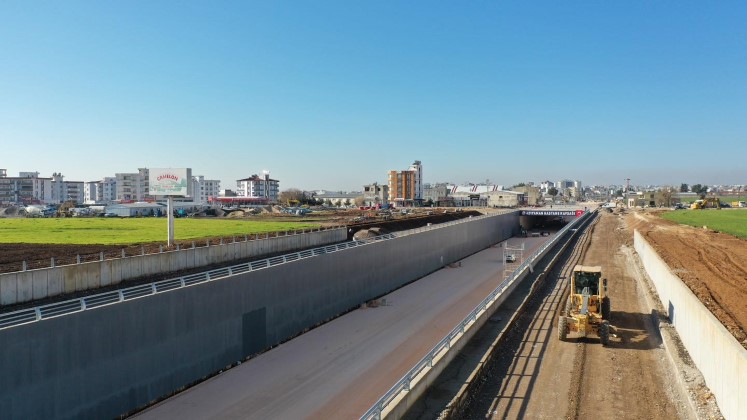 Battı-Çıktı Projesinde Asfalt Serimi Aşaması