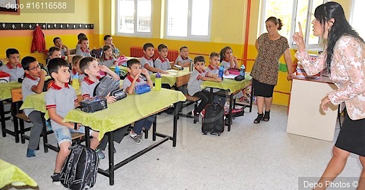 Ücretli Öğretmenler Kadro İstiyor