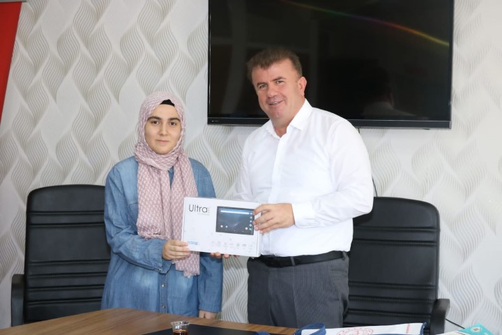 Aşçı’dan YKS Birincisi Şimşek’e Ziyaret
