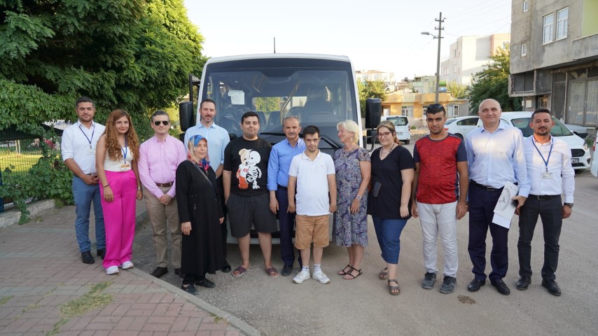 BM'den Engelsiz Yaşam Merkezi’ne Hediye