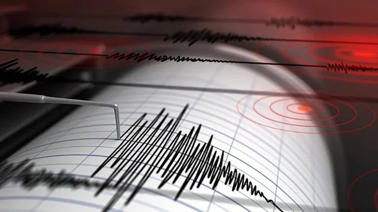 İzmir'de 4,2 Büyüklüğünde Deprem