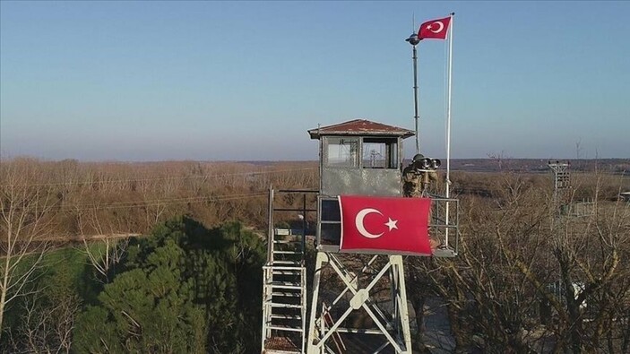 Yunanistan Sınırında Üç Kişi Yakalandı