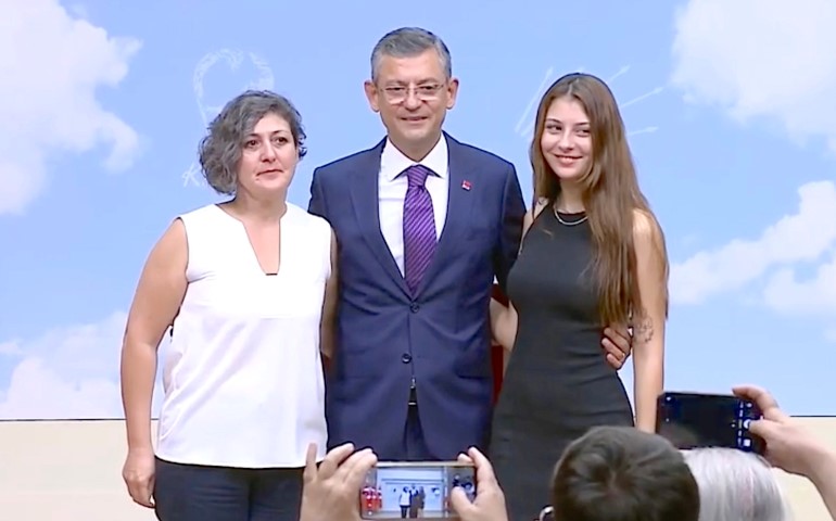 CHP Genel Başkanlığına Adaylığını Açıkladı 