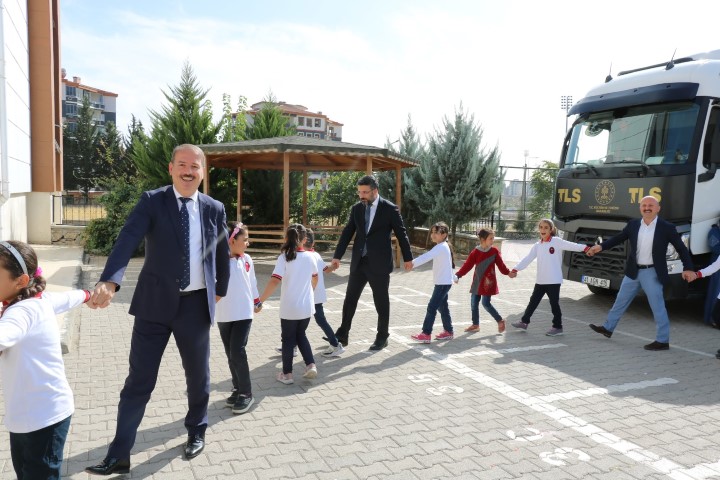 Unutulmaya Yüz Tutmuş Oyunlar Oynandı