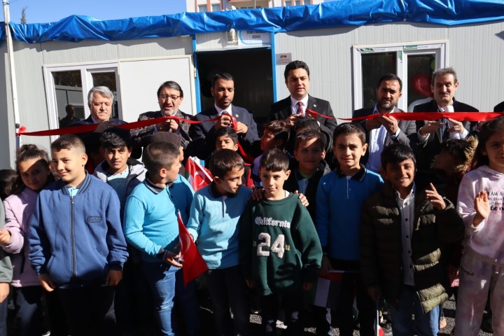 400 Öğrenci İçin Bilgisayar Laboratuvarı