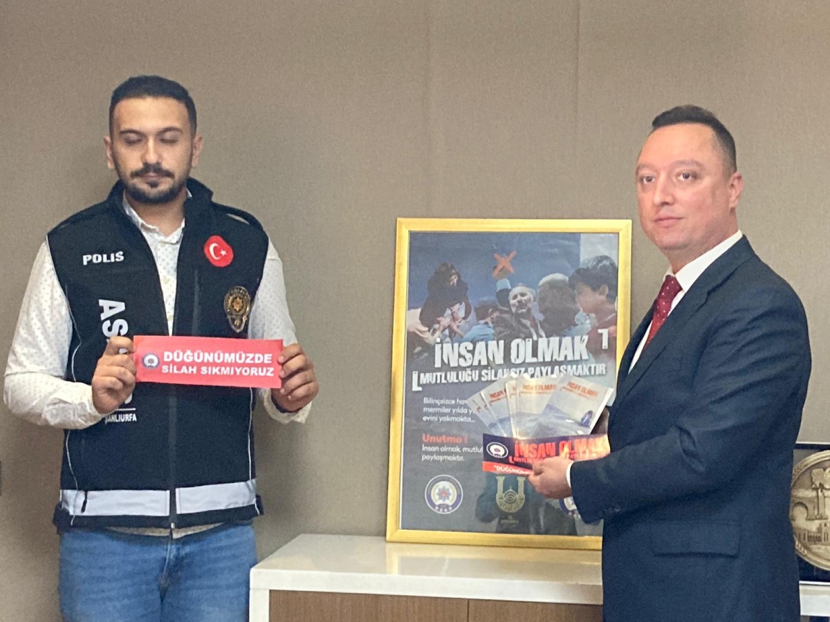 'İnsan Olmak Mutluluğu Silahsız Paylaşmaktır'