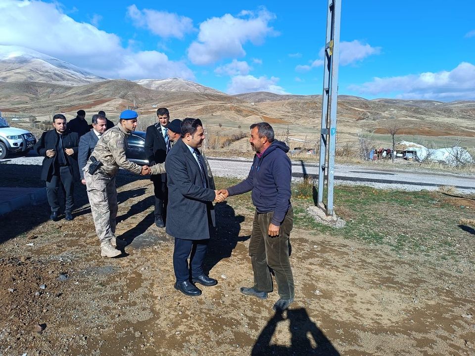 Kaymakam Bozkurtoğlu Öğrencileri Sevindirdi