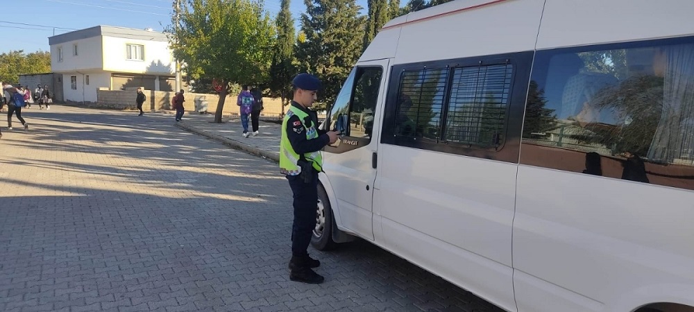 Gölbaşı’nda okul Servis Araçları Denetlendi