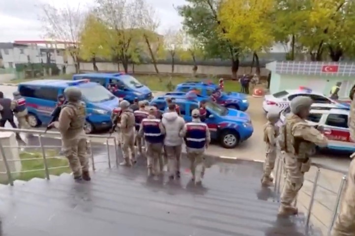 Arama Kaydı Bulunan Bin 34 Kişi Yakalandı