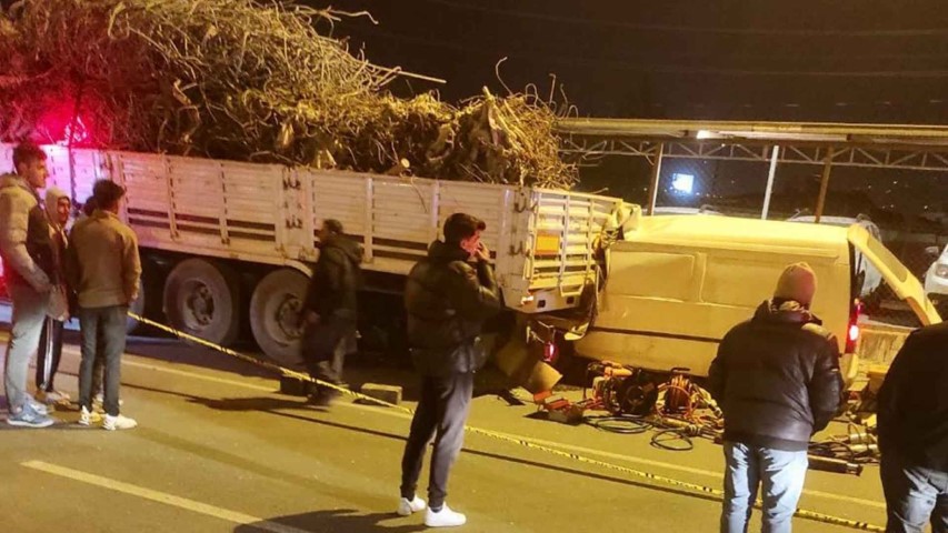 TIR'a Arkadan Çarpan Sürücü Hayıtını Kaybetti 