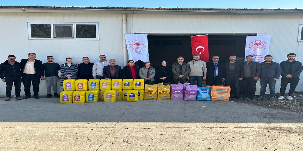 Badem Bahçeleri İçin Gübre Dağıtımı Yapıldı