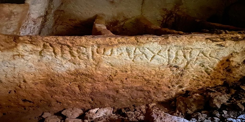 Adıyaman'da 1800 Yıllık 17 Oda Mezarı Bulundu
