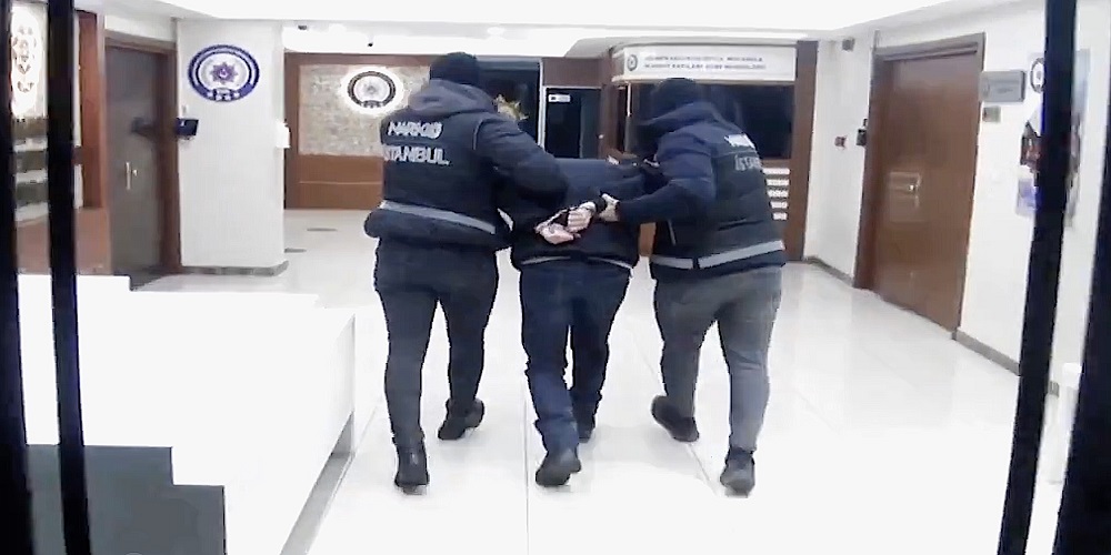 Kırmızı Bültenle Aranan Şahıs Yakalandı 