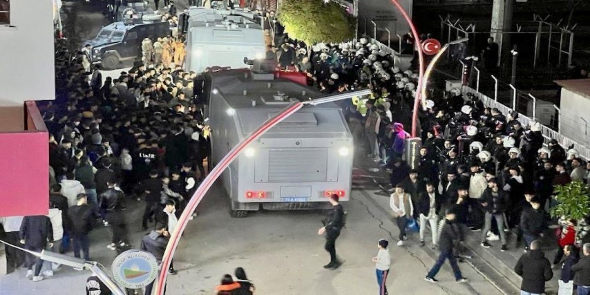 Kur'an Yakmaya Kalkışan Kişi Tutuklandı