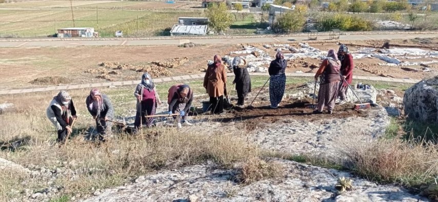 Perre Antik Kentteki Kazılara Kadın Eli Değdi